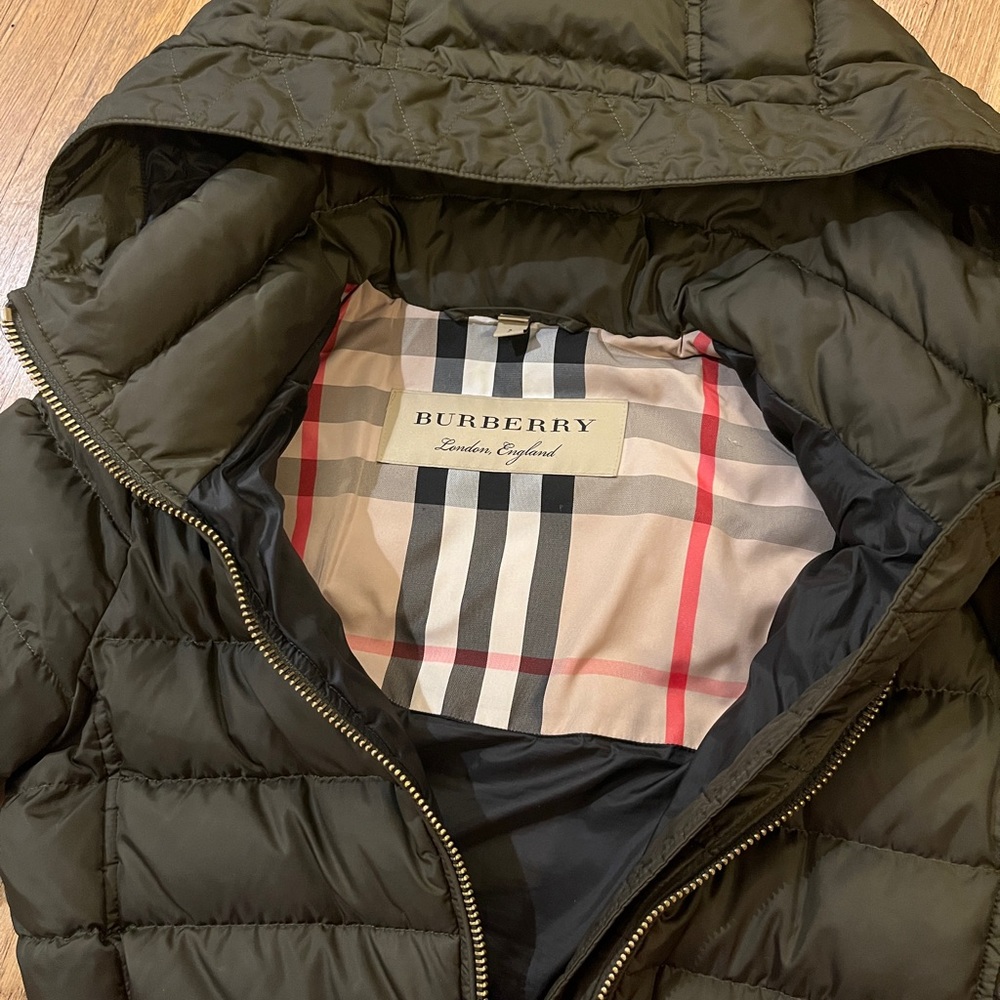 100% Authentic Burberry Down Jacket - image 6